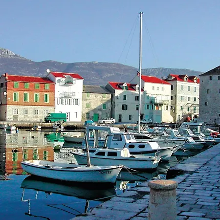 Raduniceva V * Kaštela